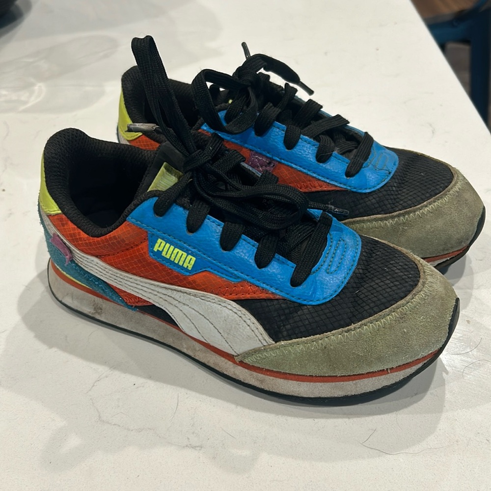 Boys size 2 Puma’s